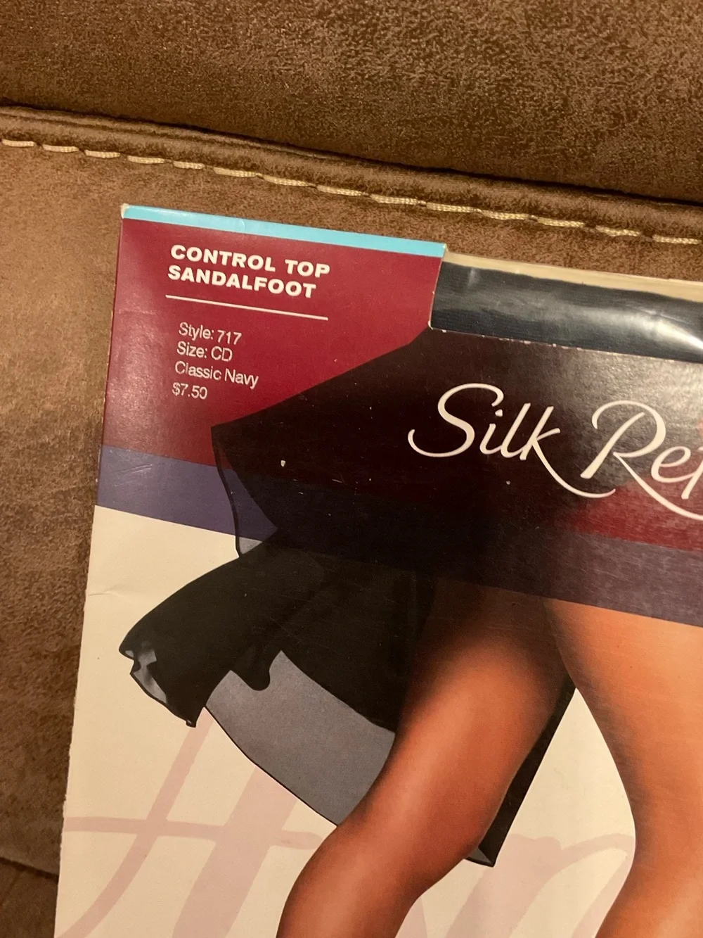 Hanes Silk Reflections Classic Navy 717 Hose - CD